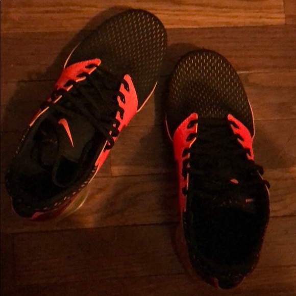 Nike Vapormax - Picture 2 of 5